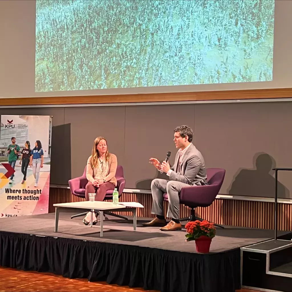 Dr. Maria Strack speaking with Dr. Brett Favaro at the President's Dialogue 